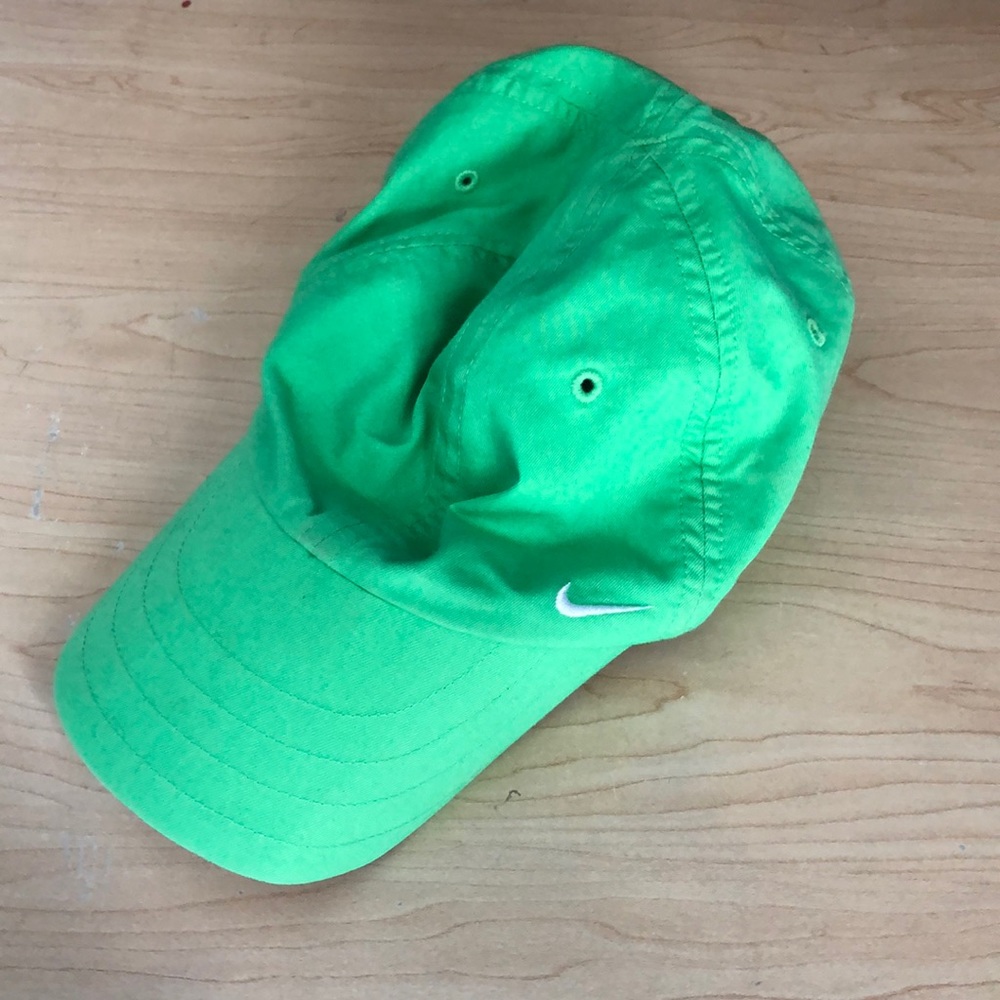 Green tennis/ running hat